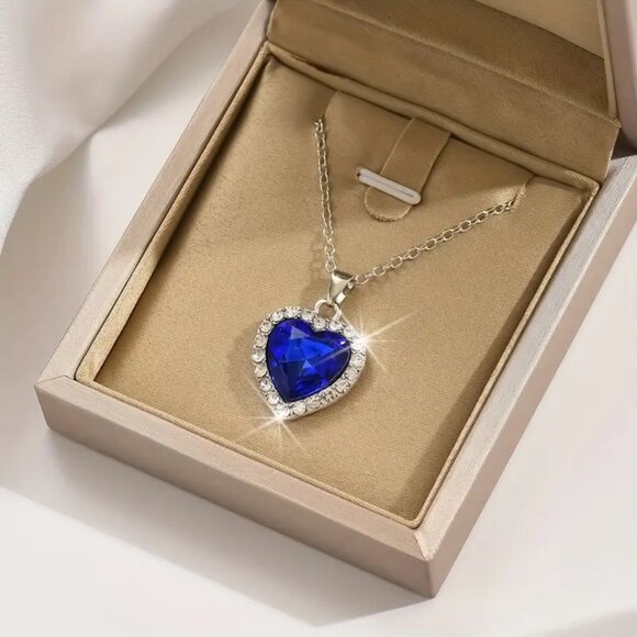 Blue Titanic Heart of the Ocean Crystal Pendant Necklace Rhinestone Jewelry - Picture 9 of 12